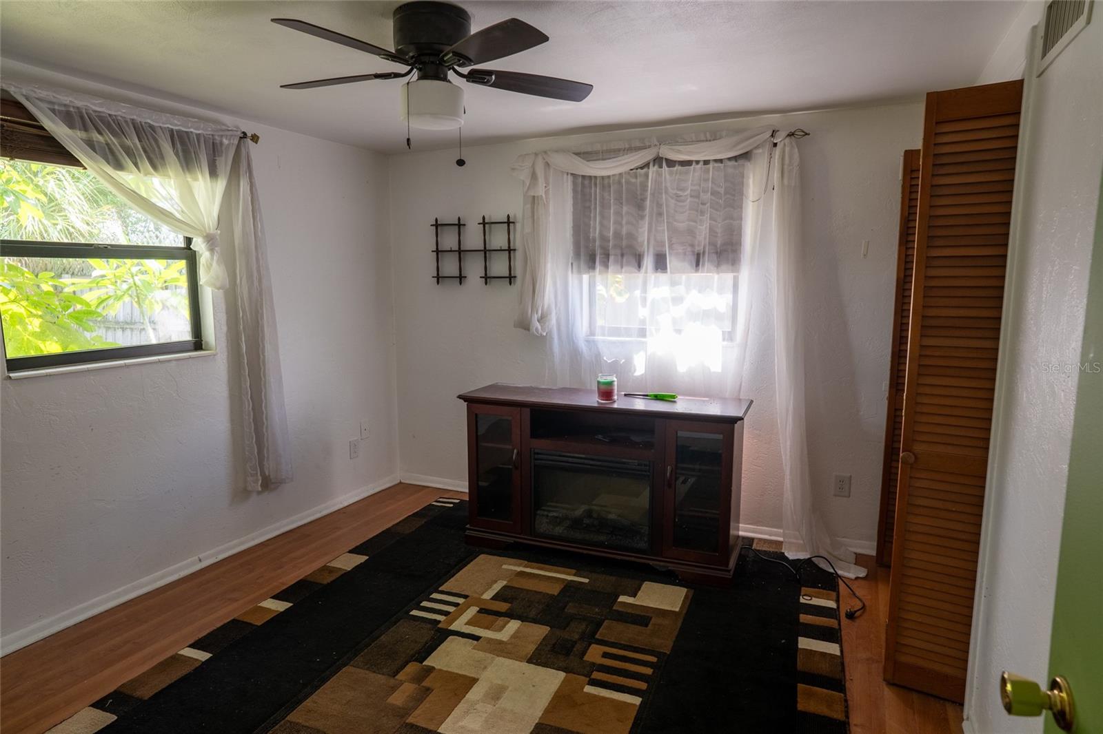 4641 AEGEAN AVE — photo 17