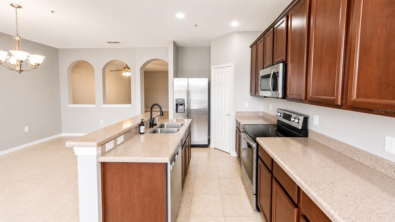3696 PARKRIDGE CIR #26-105 — photo 8