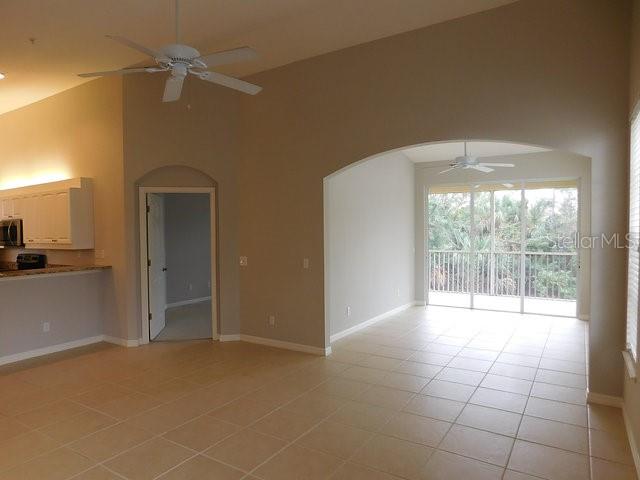 1669 MONARCH DR #204 — photo 4