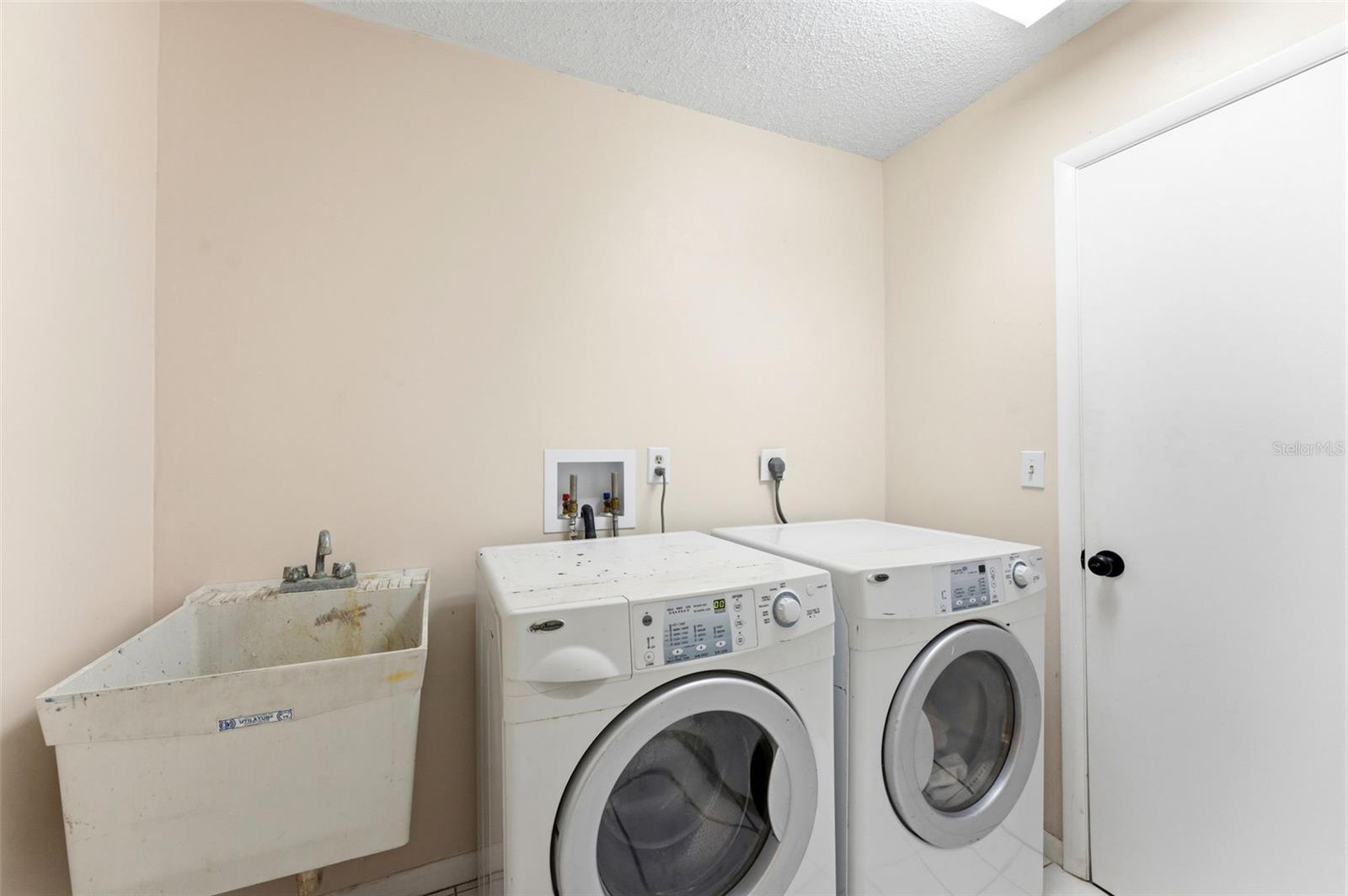 1763 PEBBLE HILL CT — photo 36