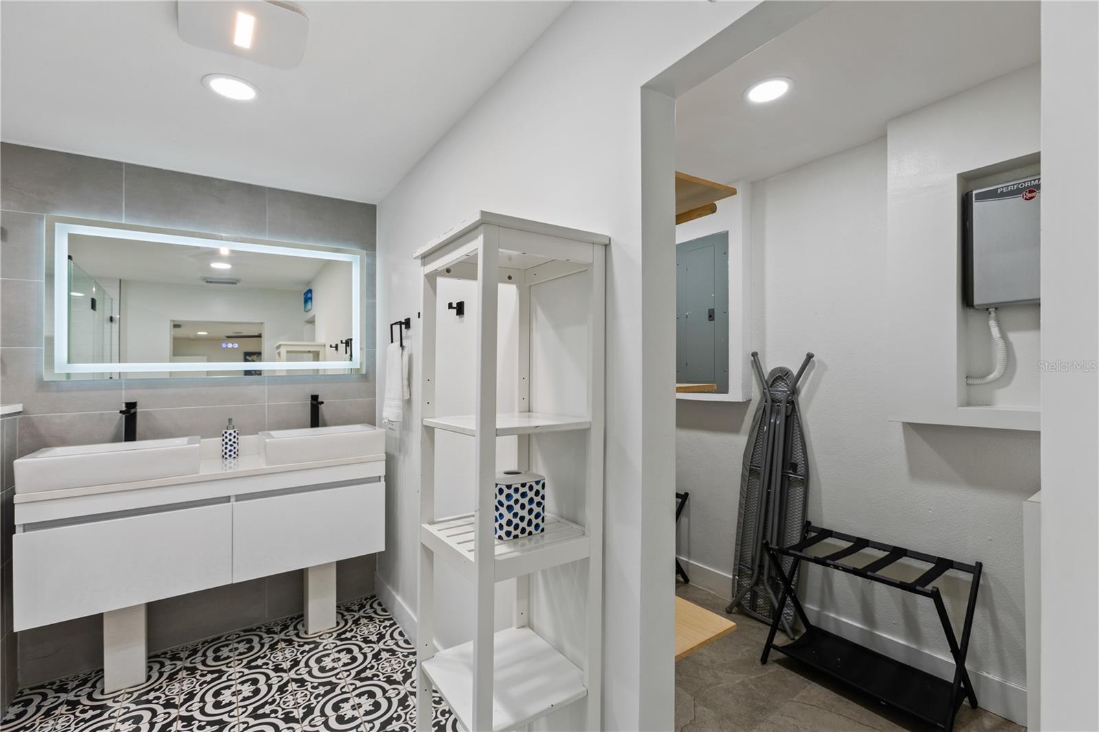 6822 S WALL ST — photo 23