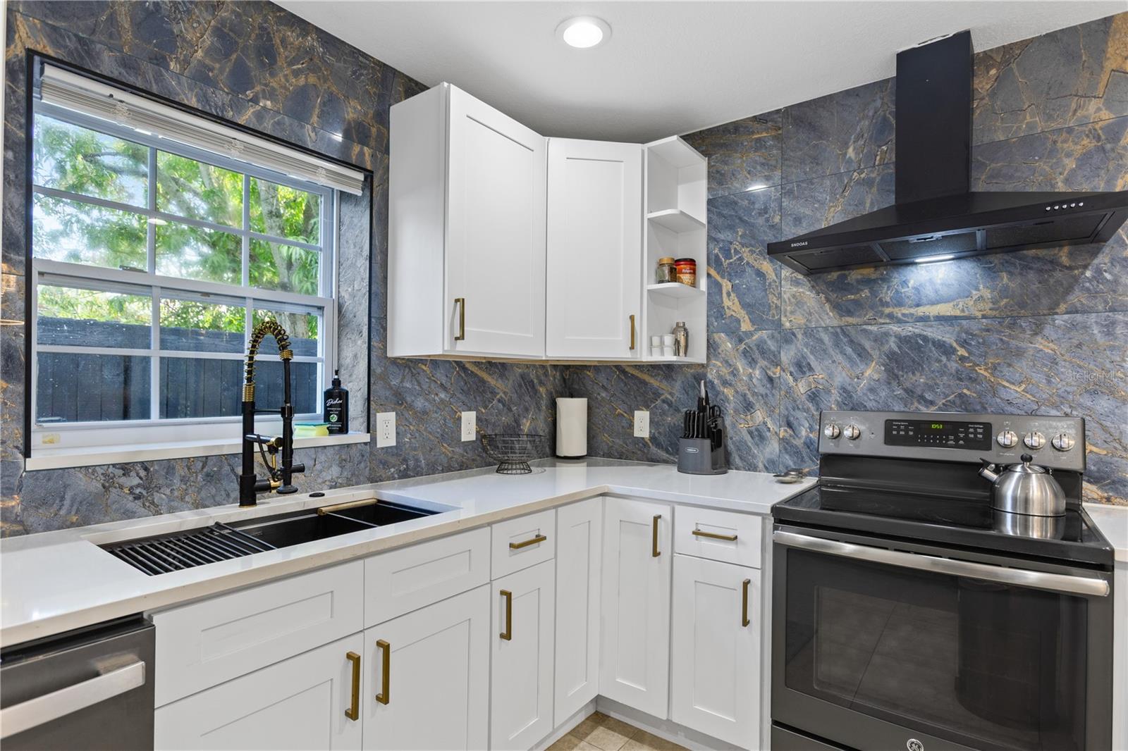 6822 S WALL ST — photo 4