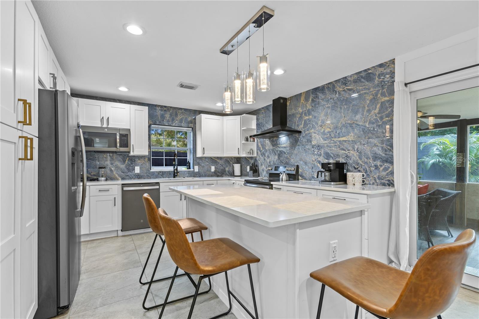6822 S WALL ST — photo 2