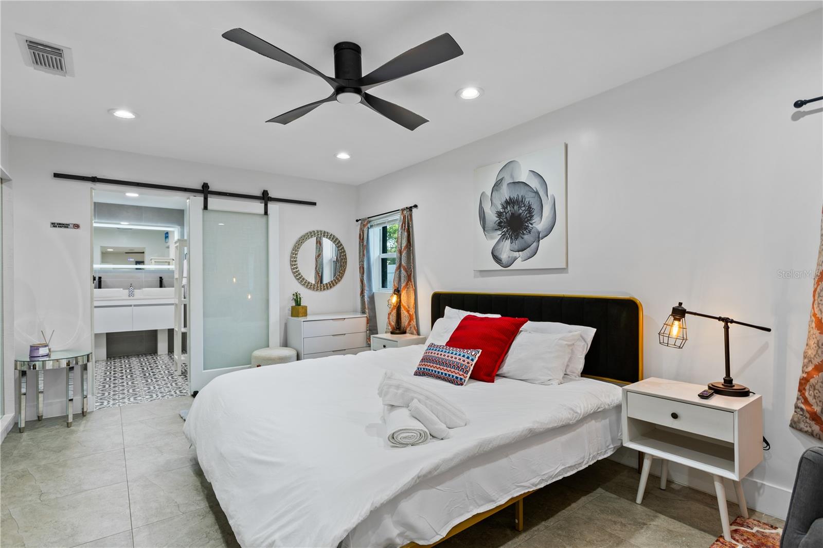 6822 S WALL ST — photo 8