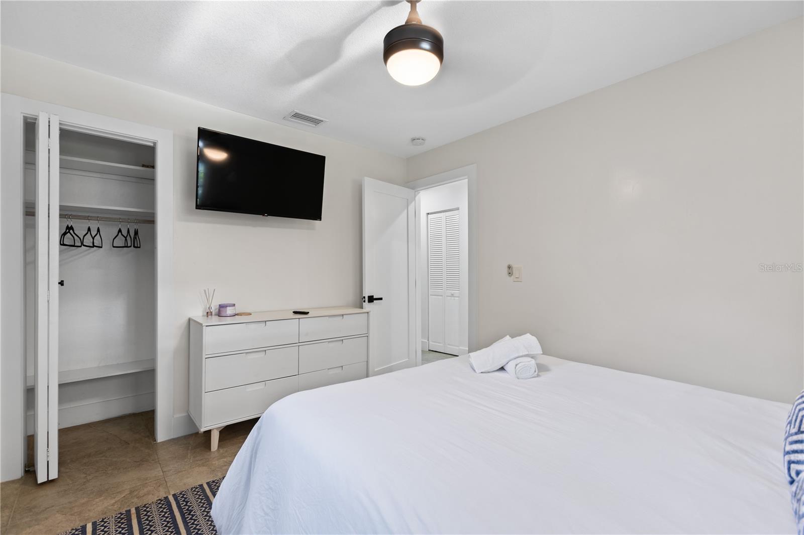 6822 S WALL ST — photo 10