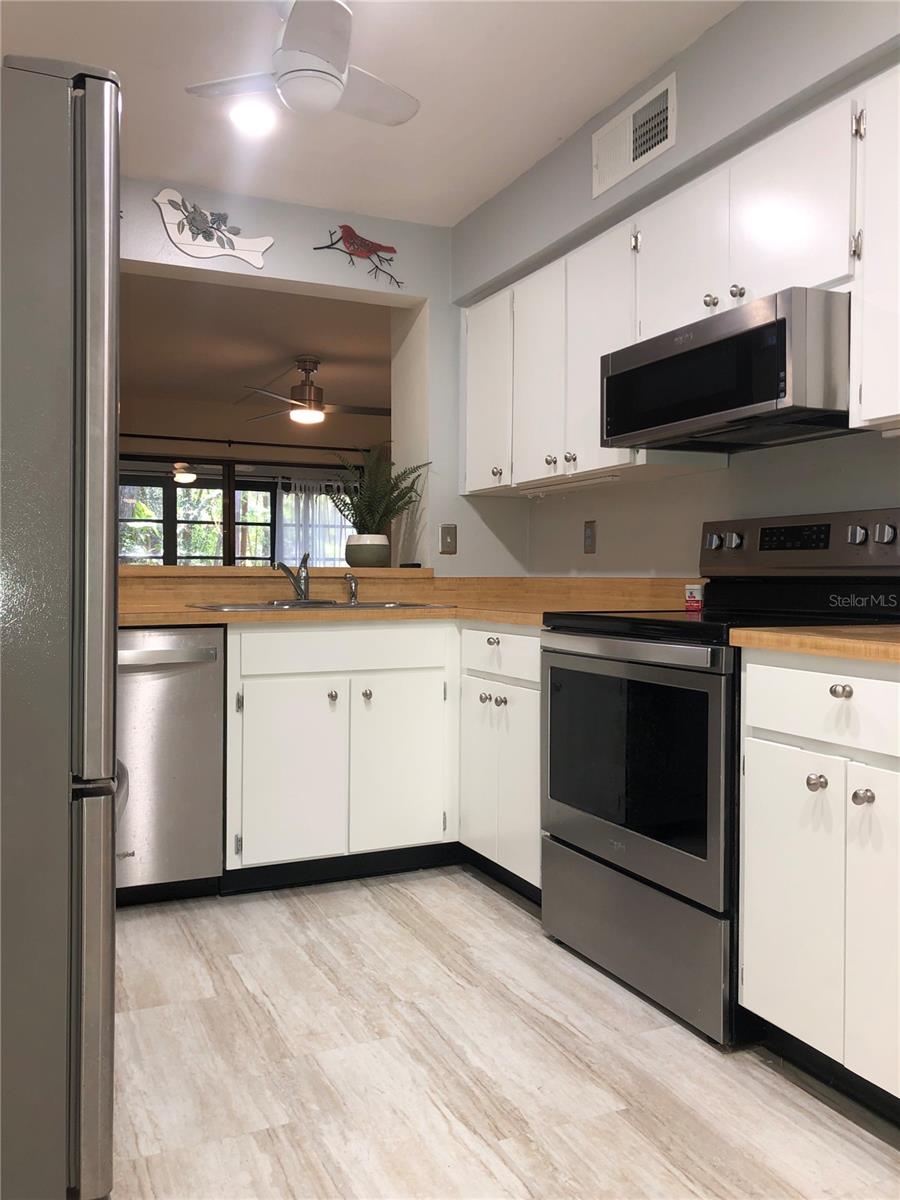 3399 MERMOOR DR #206 — photo 4