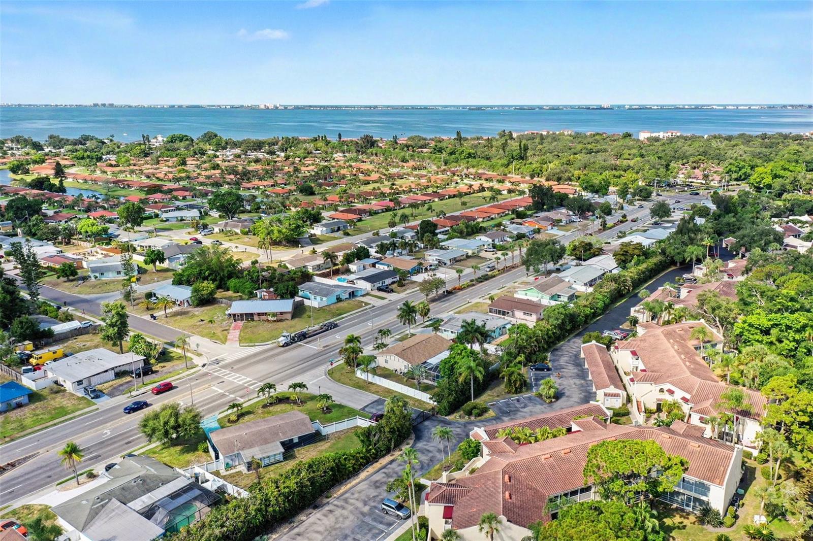 3103 BAYSHORE GARDENS PKWY — photo 34