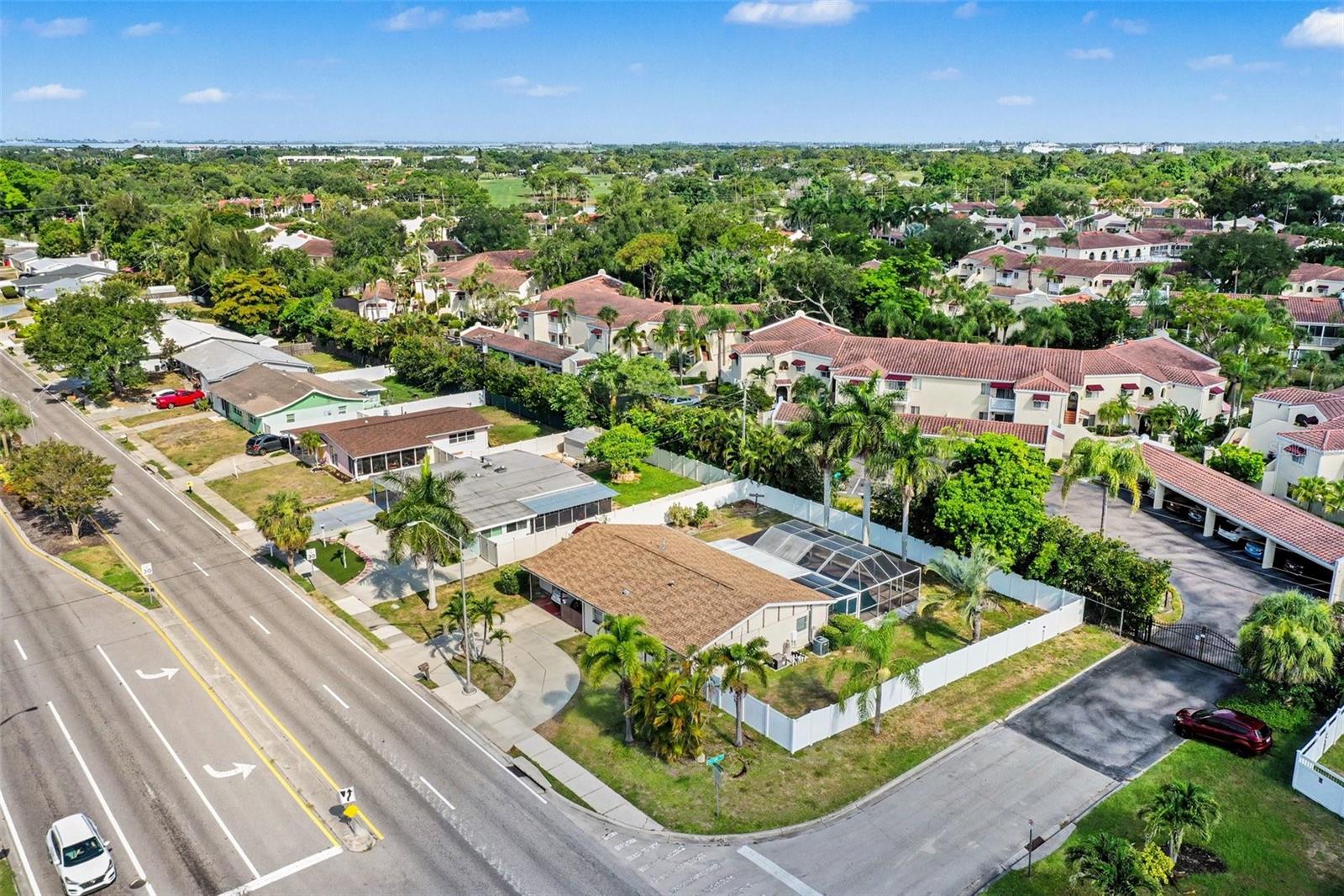 3103 BAYSHORE GARDENS PKWY — photo 33