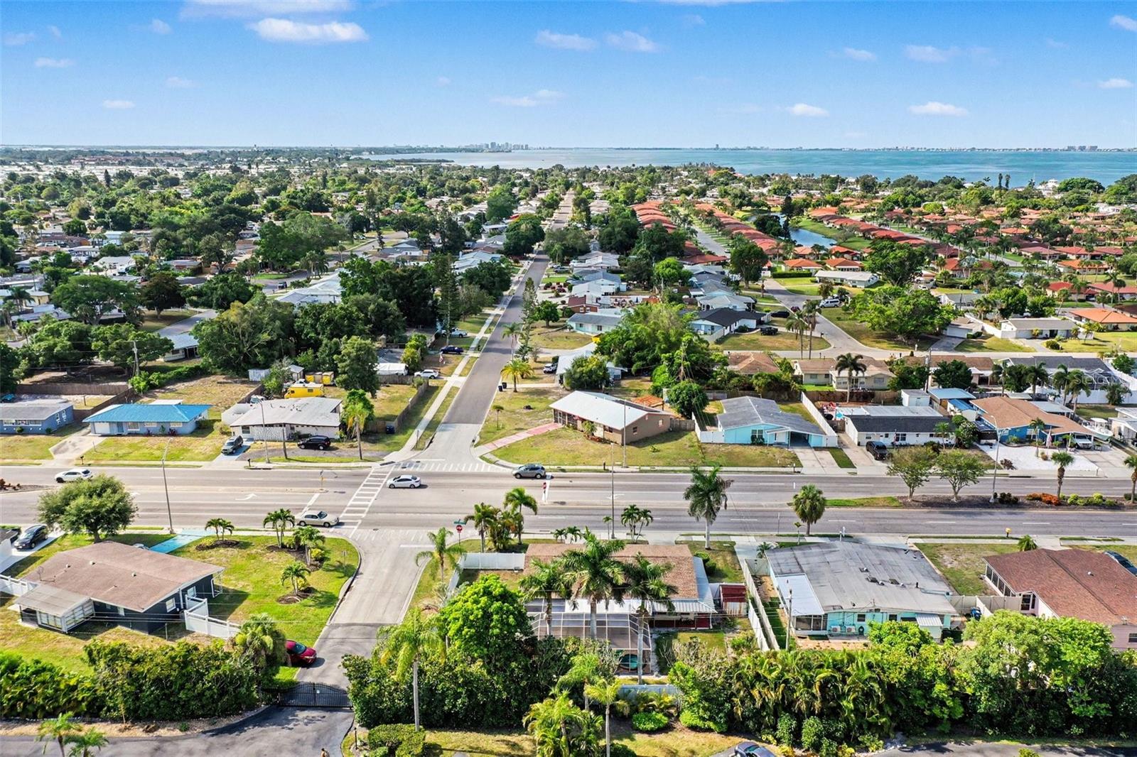 3103 BAYSHORE GARDENS PKWY — photo 35