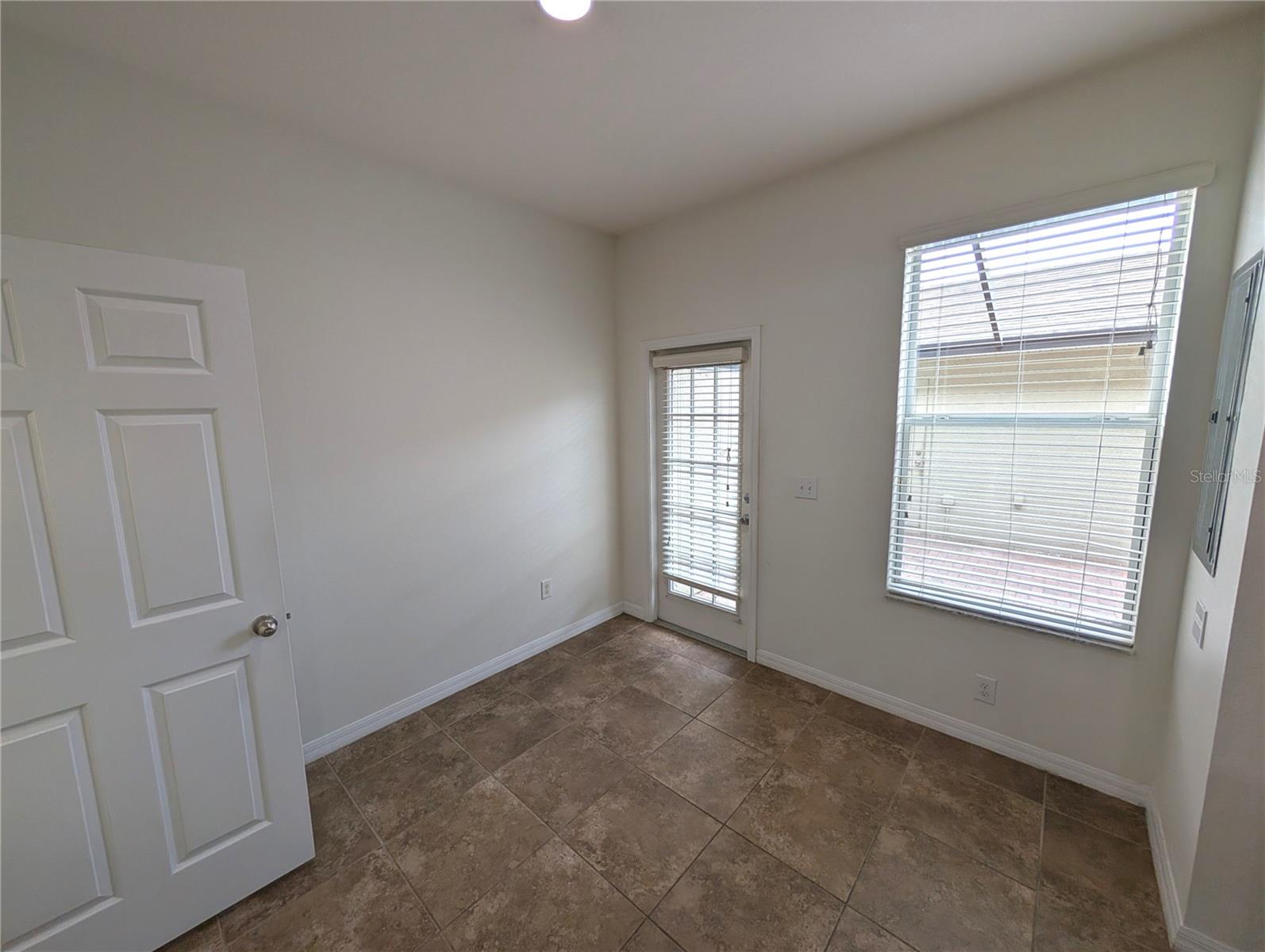 14161 STOWBRIDGE AVE — photo 22