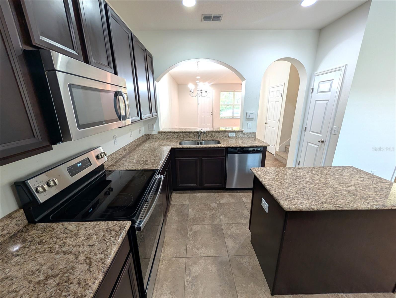 14161 STOWBRIDGE AVE — photo 8