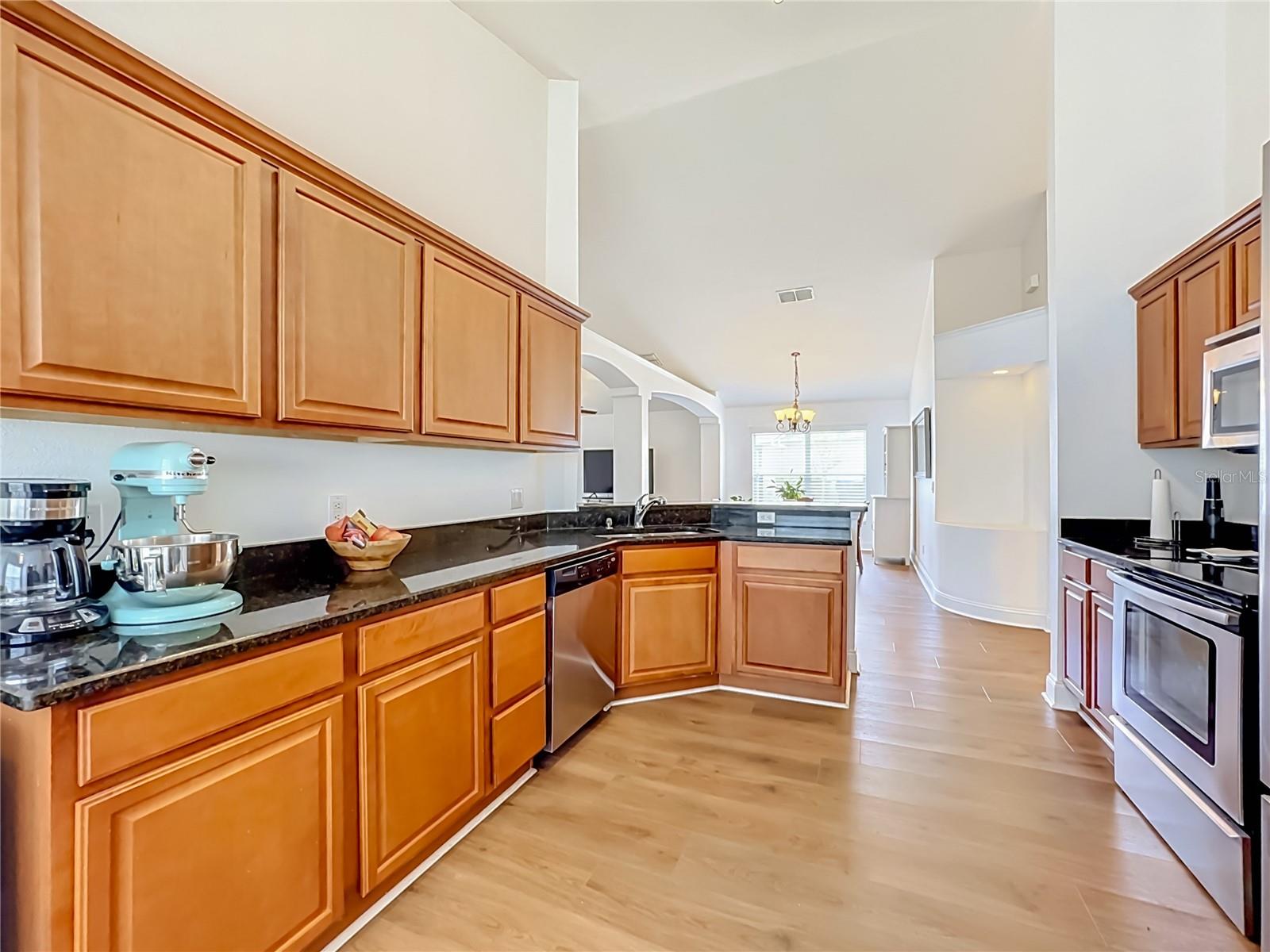 7016 JAMESTOWN MANOR DR — photo 5