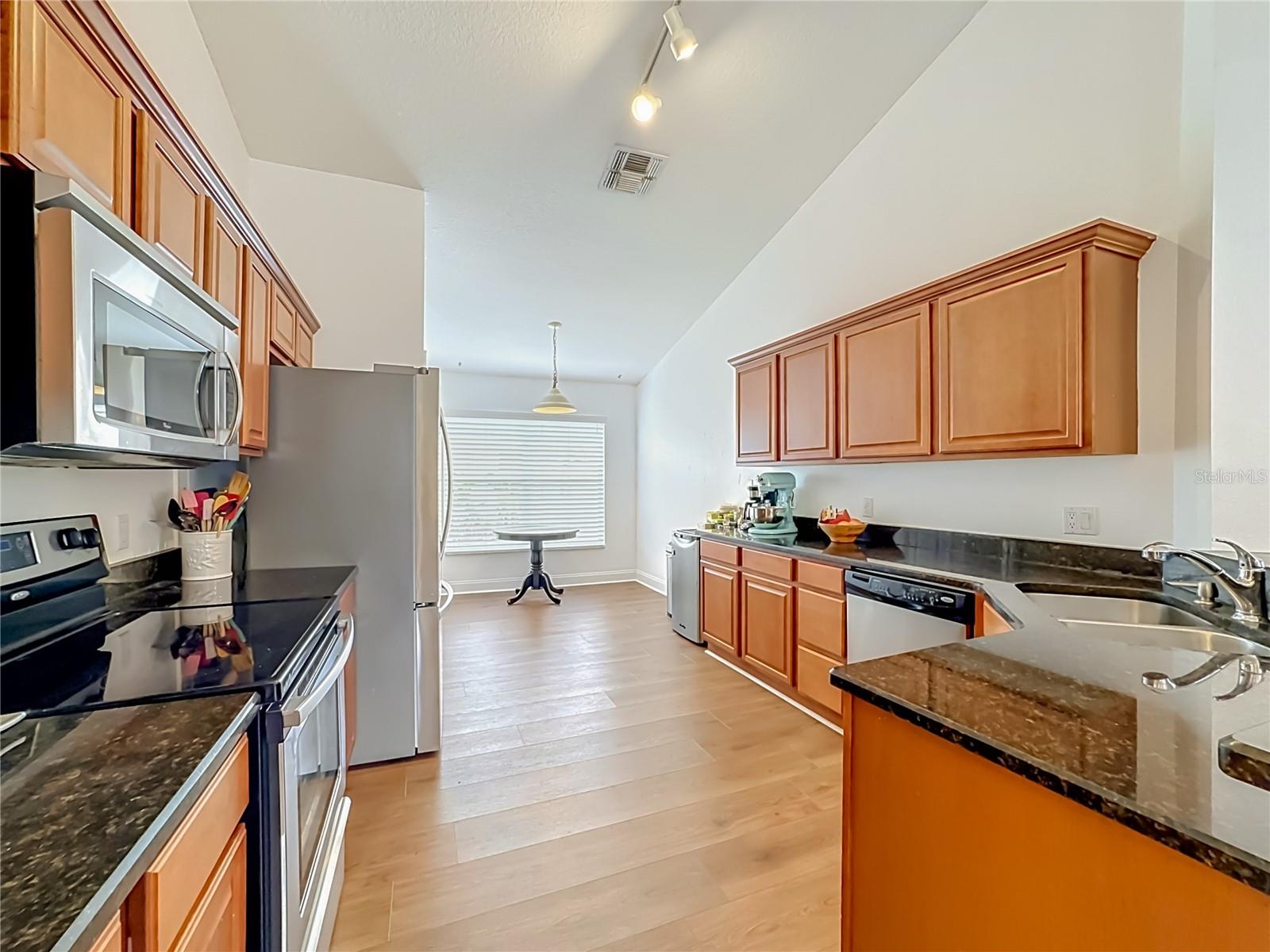 7016 JAMESTOWN MANOR DR — photo 6