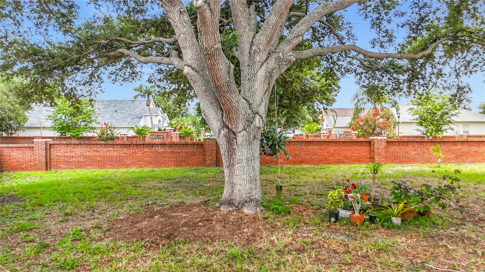 7016 JAMESTOWN MANOR DR — photo 39