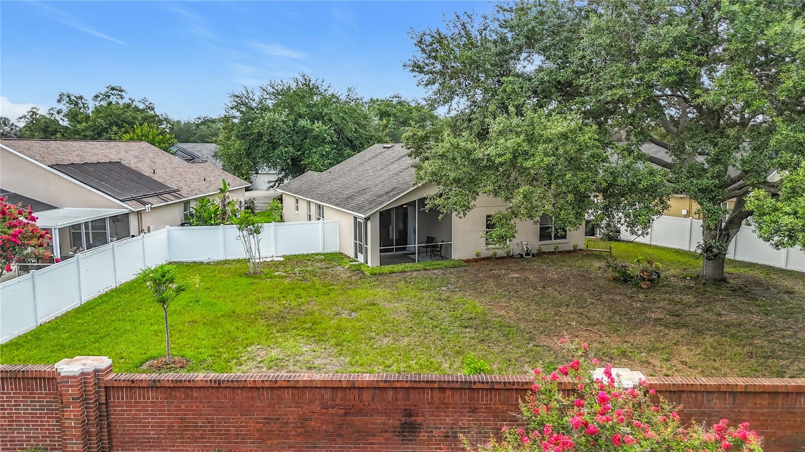 7016 JAMESTOWN MANOR DR — photo 41