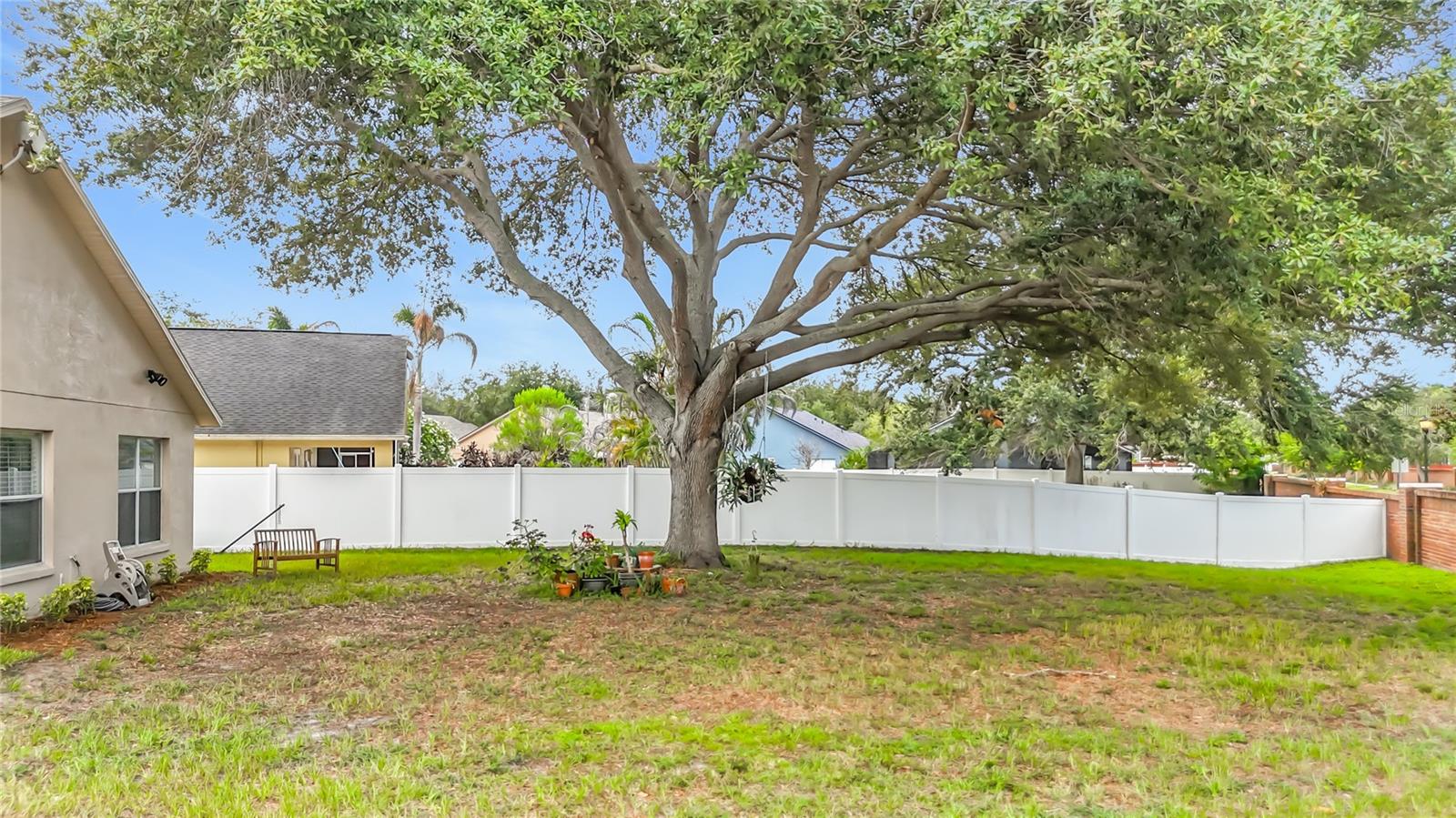 7016 JAMESTOWN MANOR DR — photo 38
