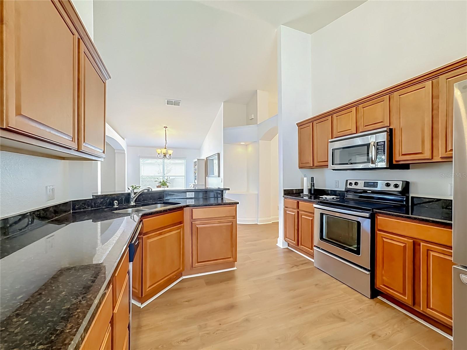 7016 JAMESTOWN MANOR DR — photo 11
