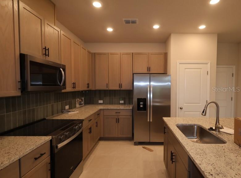 3542 CASPIAN CHERVIL ST — photo 9
