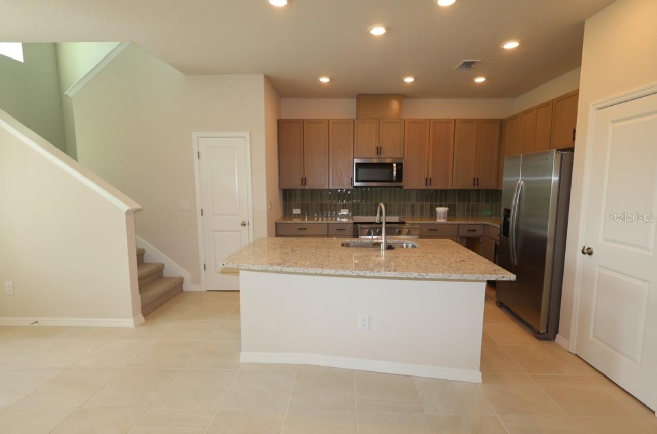 3542 CASPIAN CHERVIL ST — photo 8