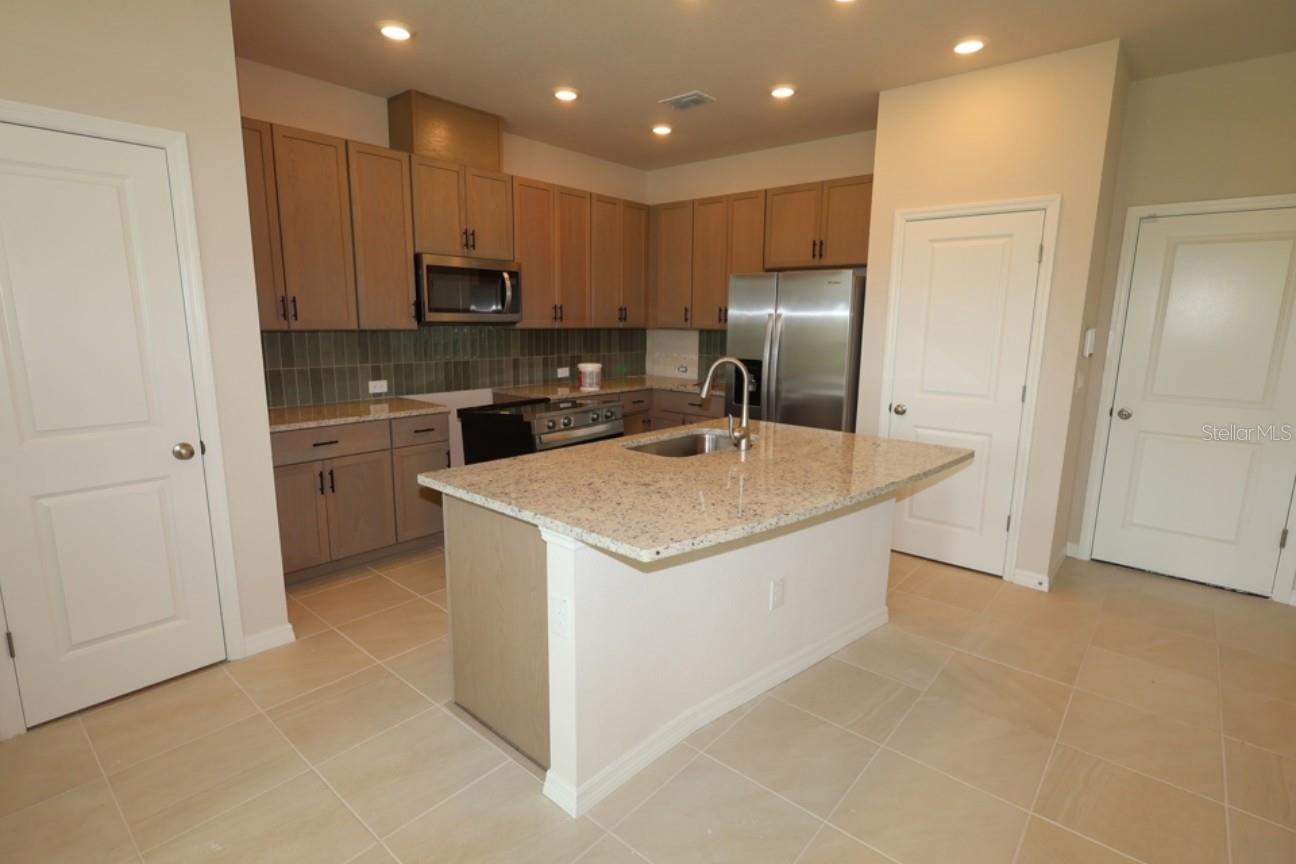 3542 CASPIAN CHERVIL ST — photo 7
