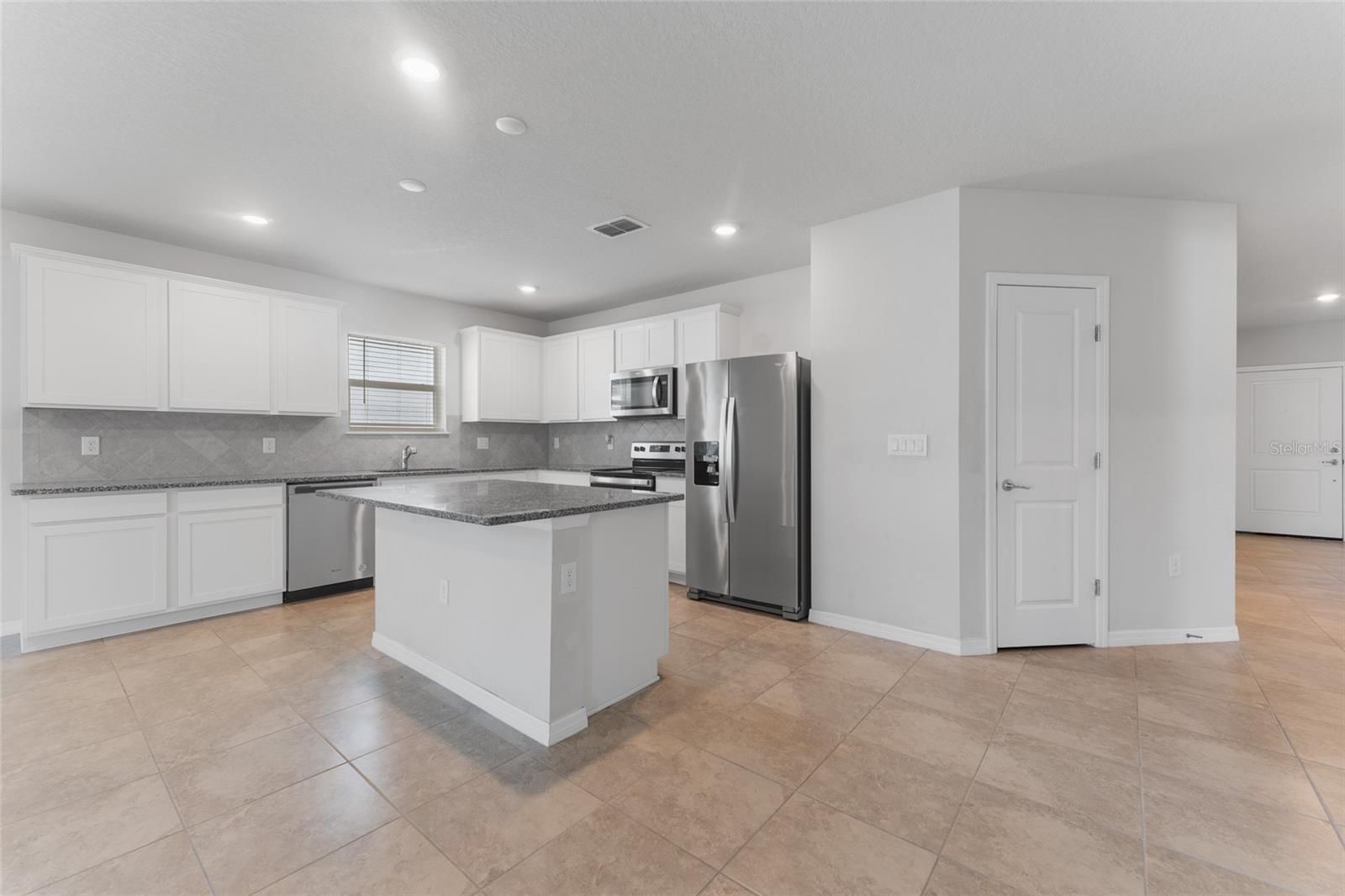 9642 SUMMERS CAY CIR — photo 4