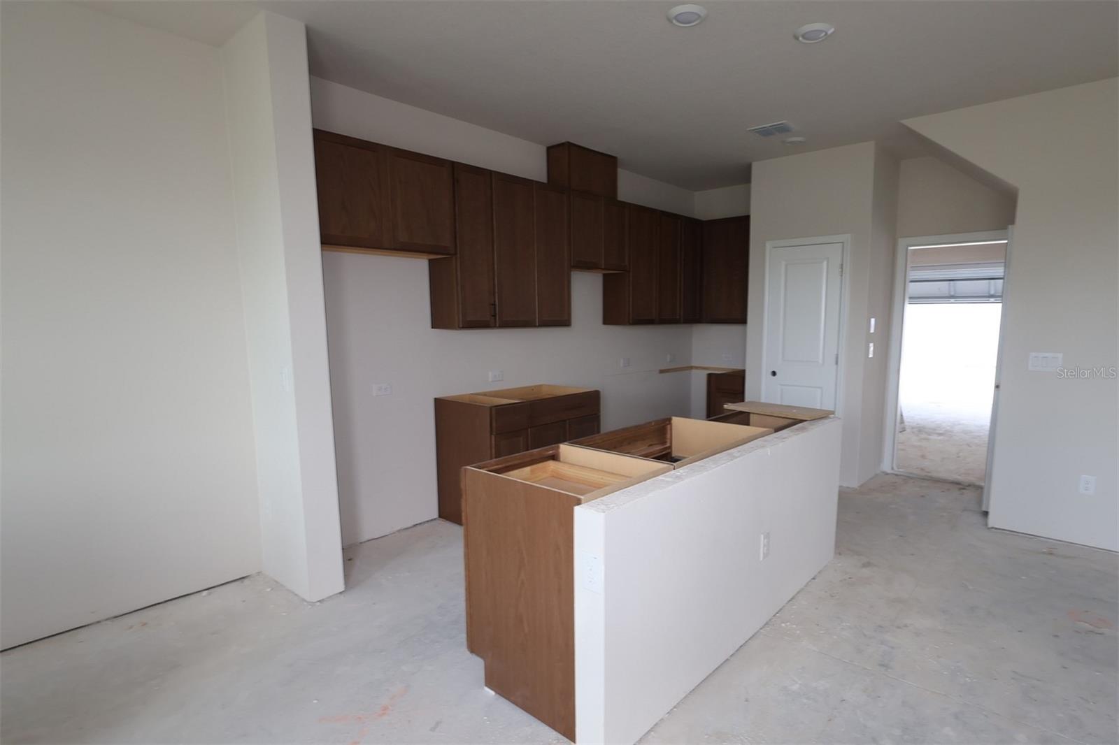3534 CASPIAN CHERVIL ST — photo 7