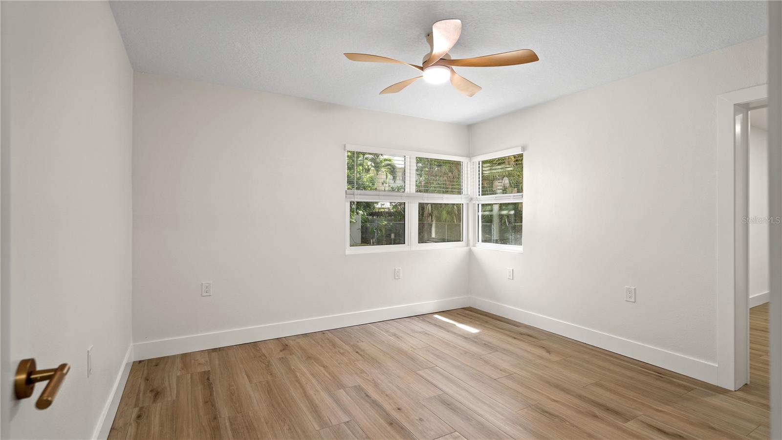 4623 W BROWNING AVE — photo 38