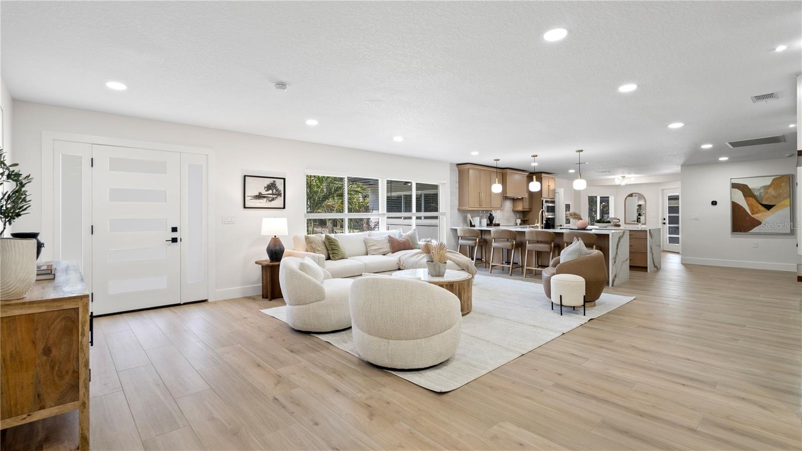 4623 W BROWNING AVE — photo 3