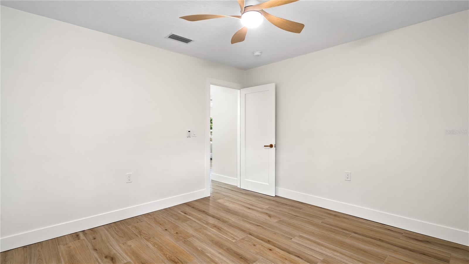 4623 W BROWNING AVE — photo 37