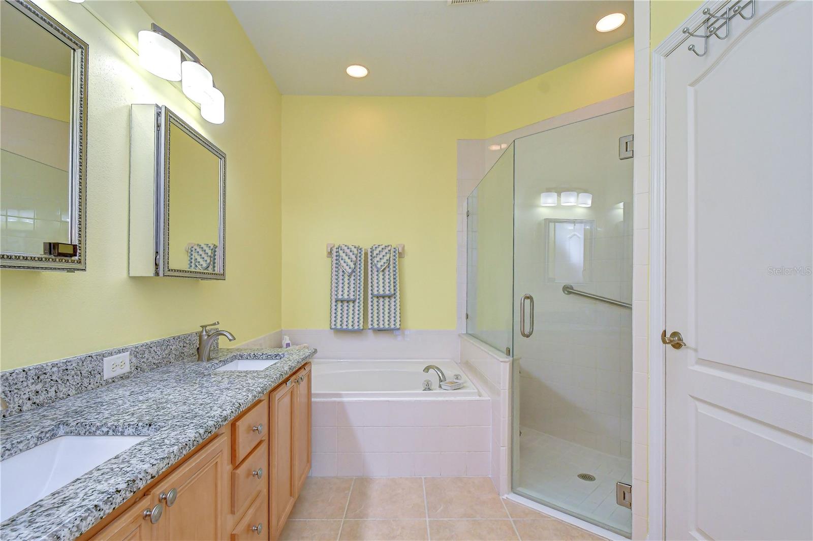 3332 CHAPEL CREEK CIR — photo 40
