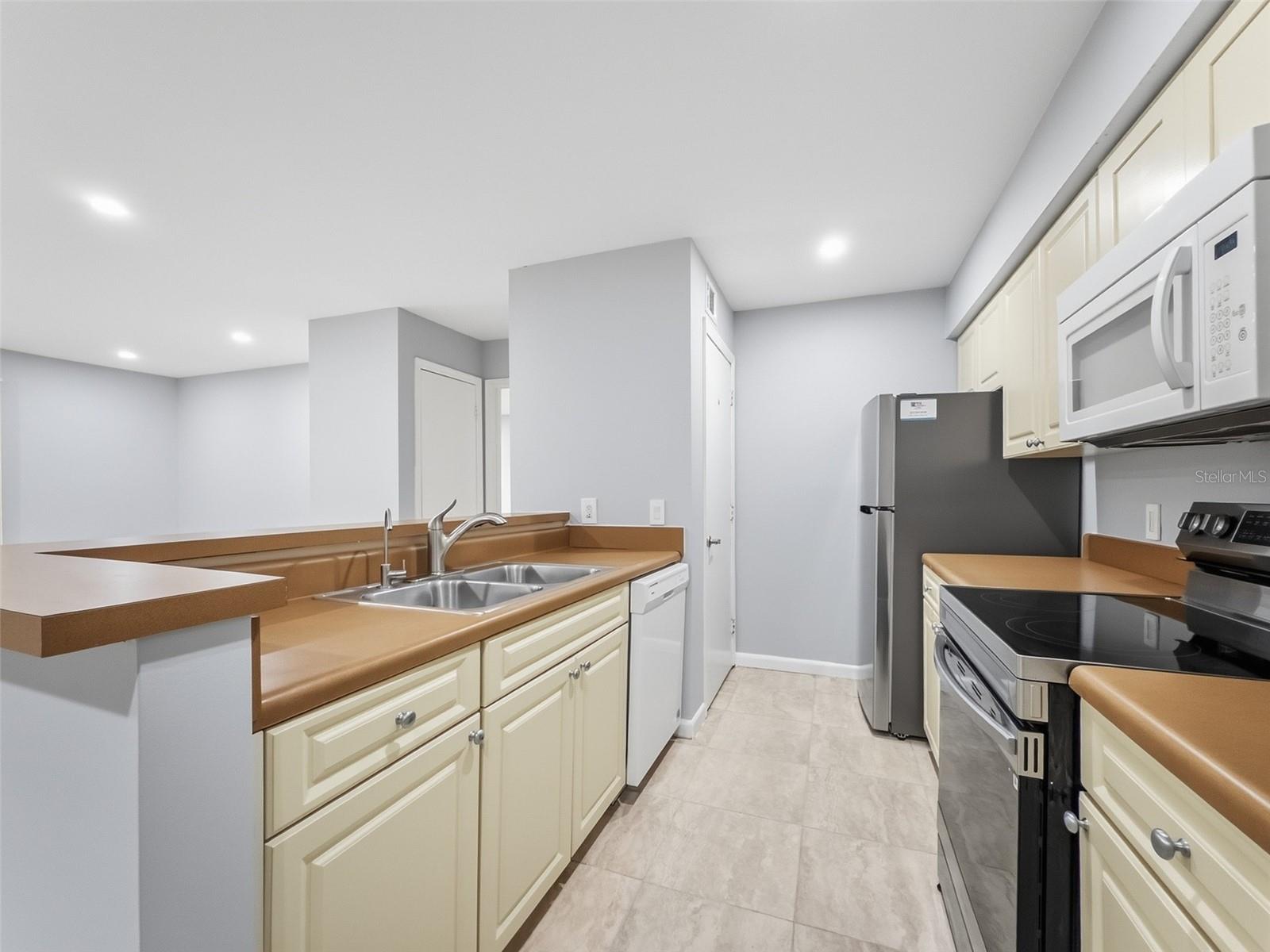 9481 HIGHLAND OAK DR #1502 — photo 8