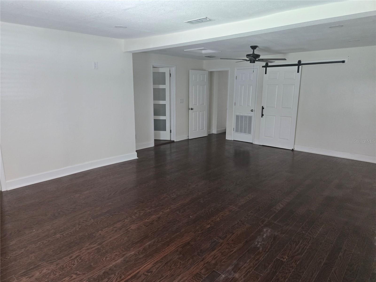 300 E IDLEWILD AVE — photo 22