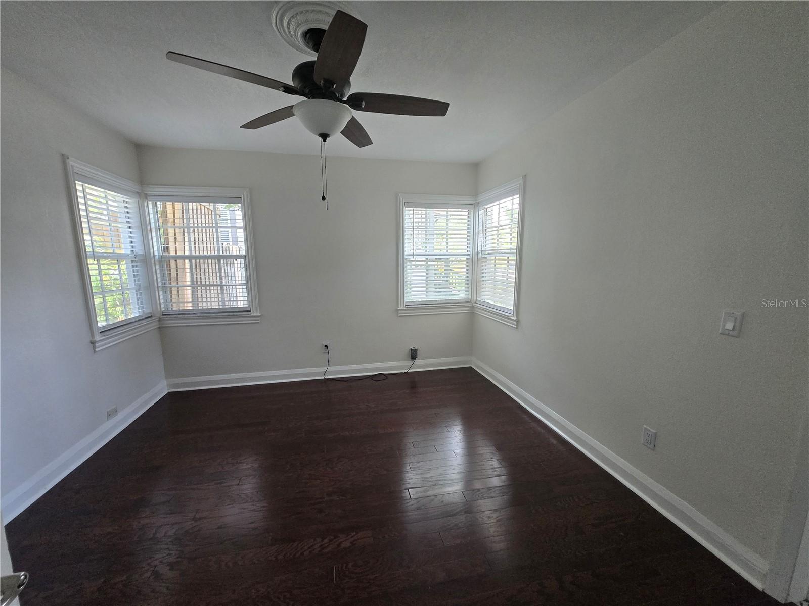 300 E IDLEWILD AVE — photo 10
