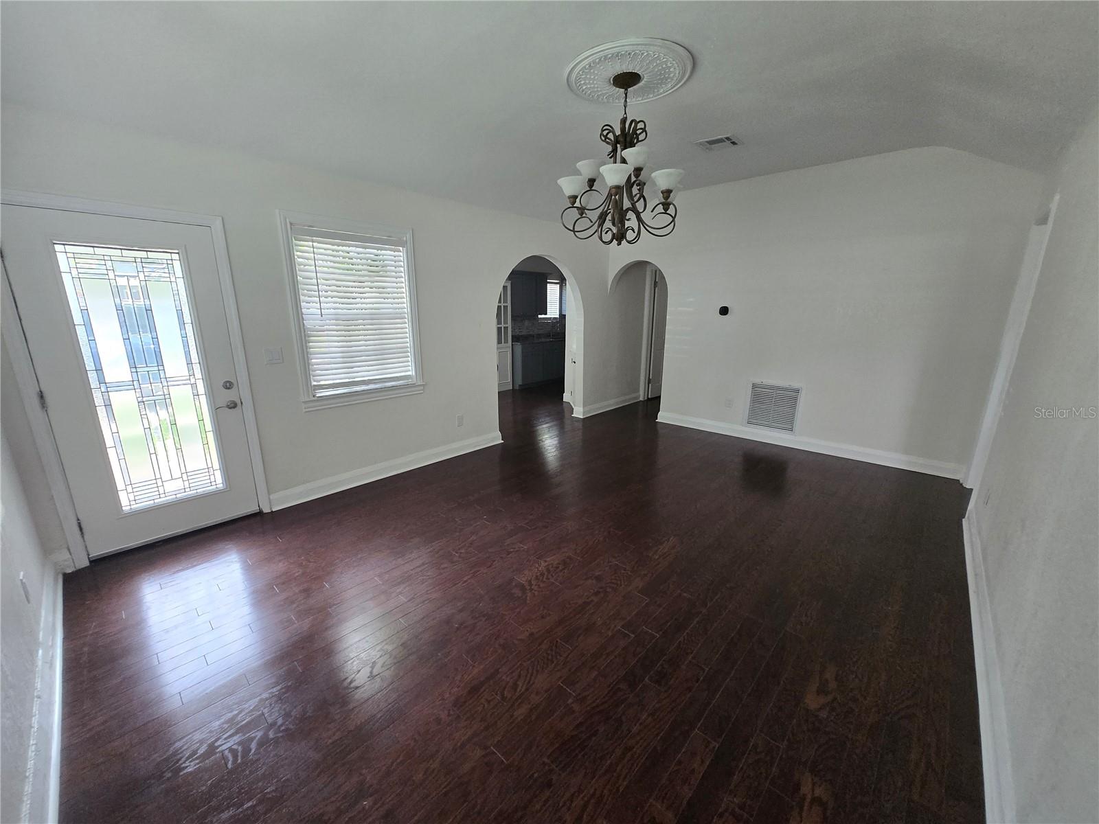 300 E IDLEWILD AVE — photo 9