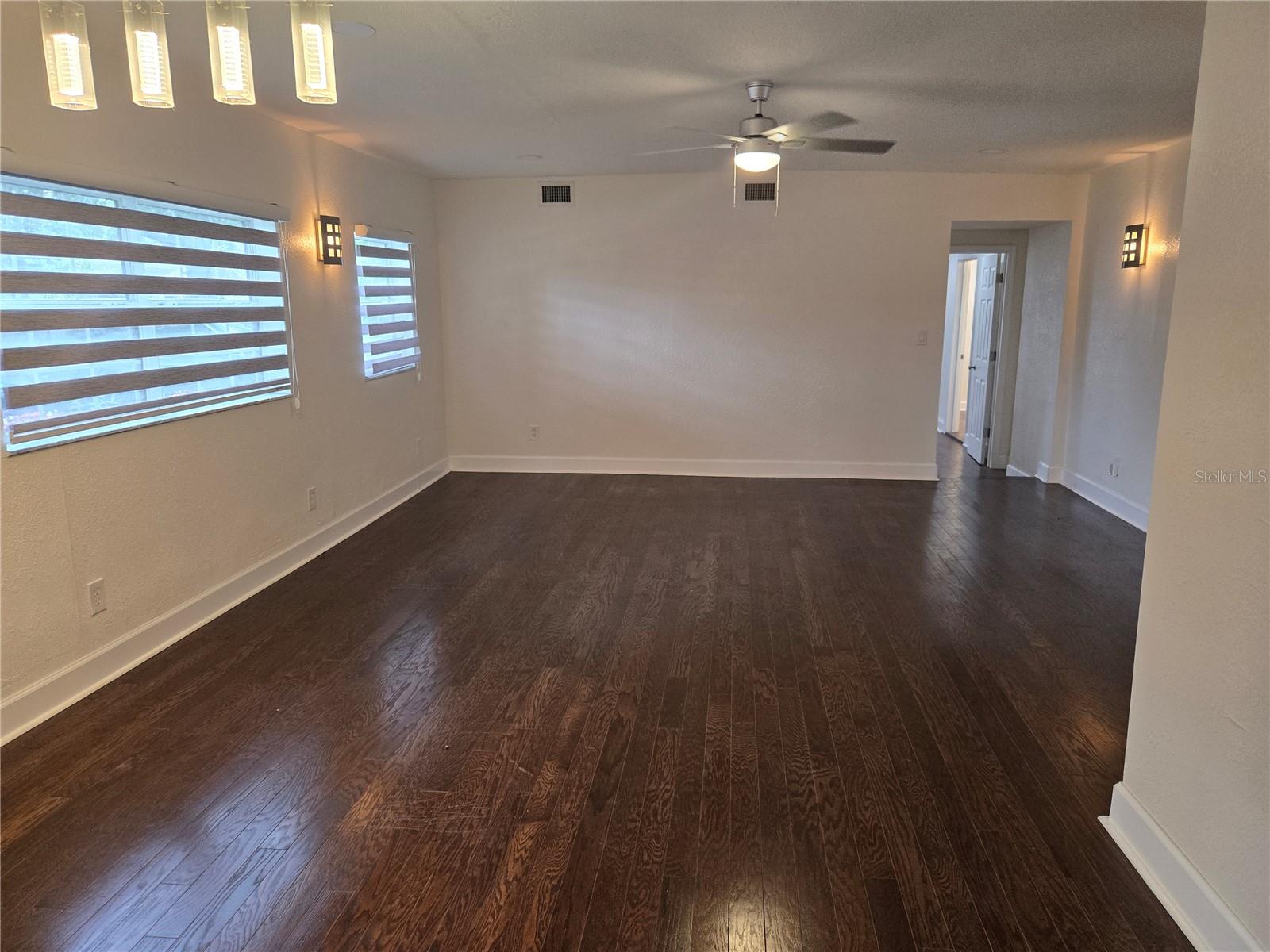 300 E IDLEWILD AVE — photo 25