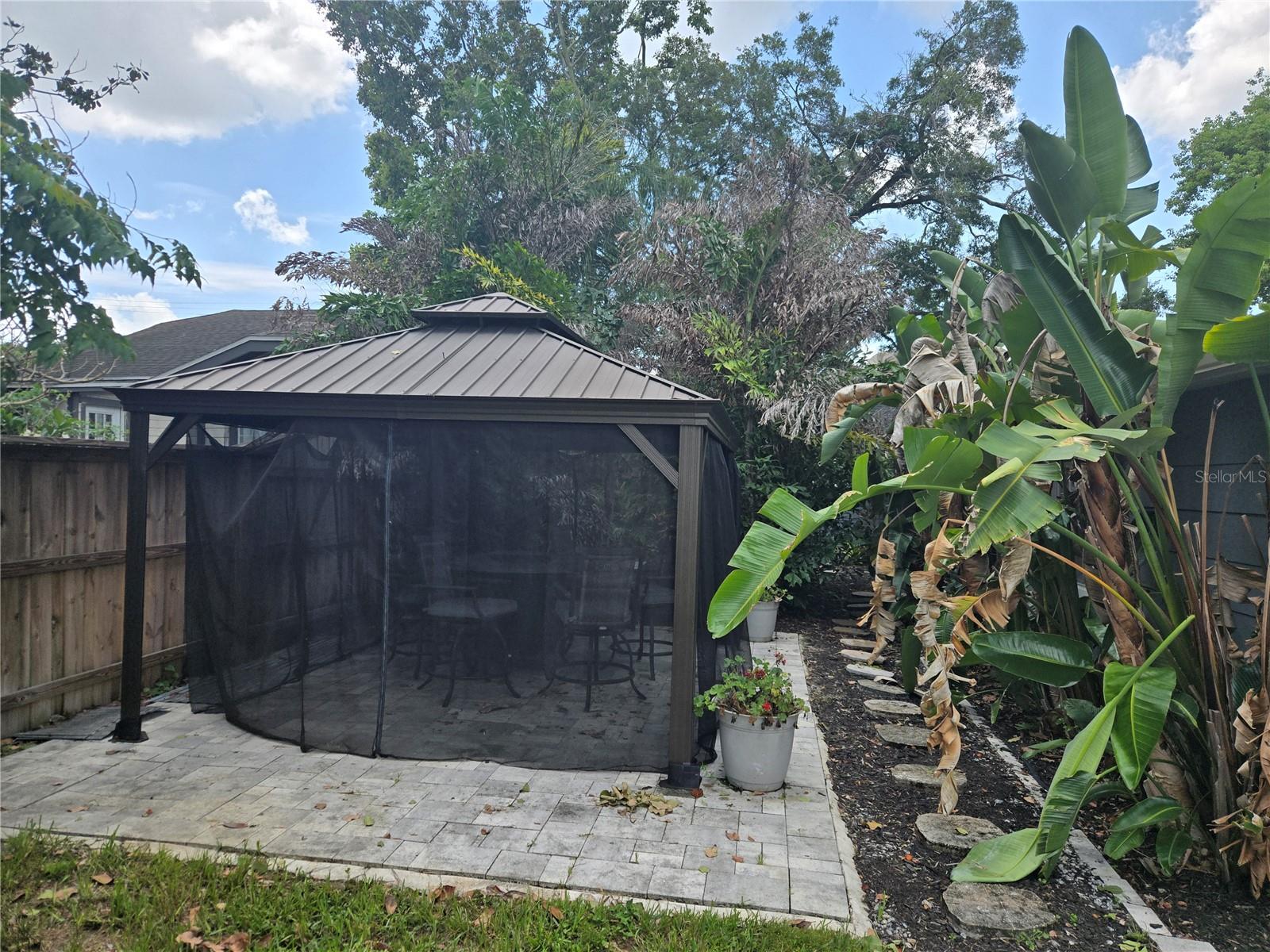 300 E IDLEWILD AVE — photo 35