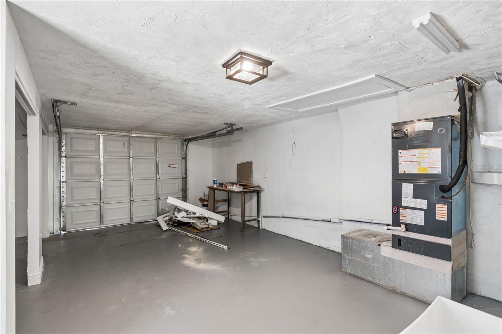 7105 OAKSHIRE DR — photo 18