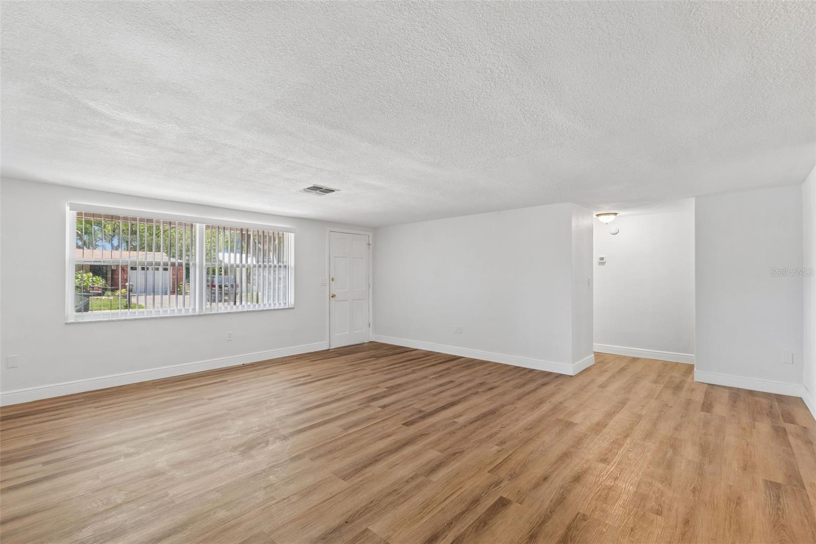 7105 OAKSHIRE DR — photo 6