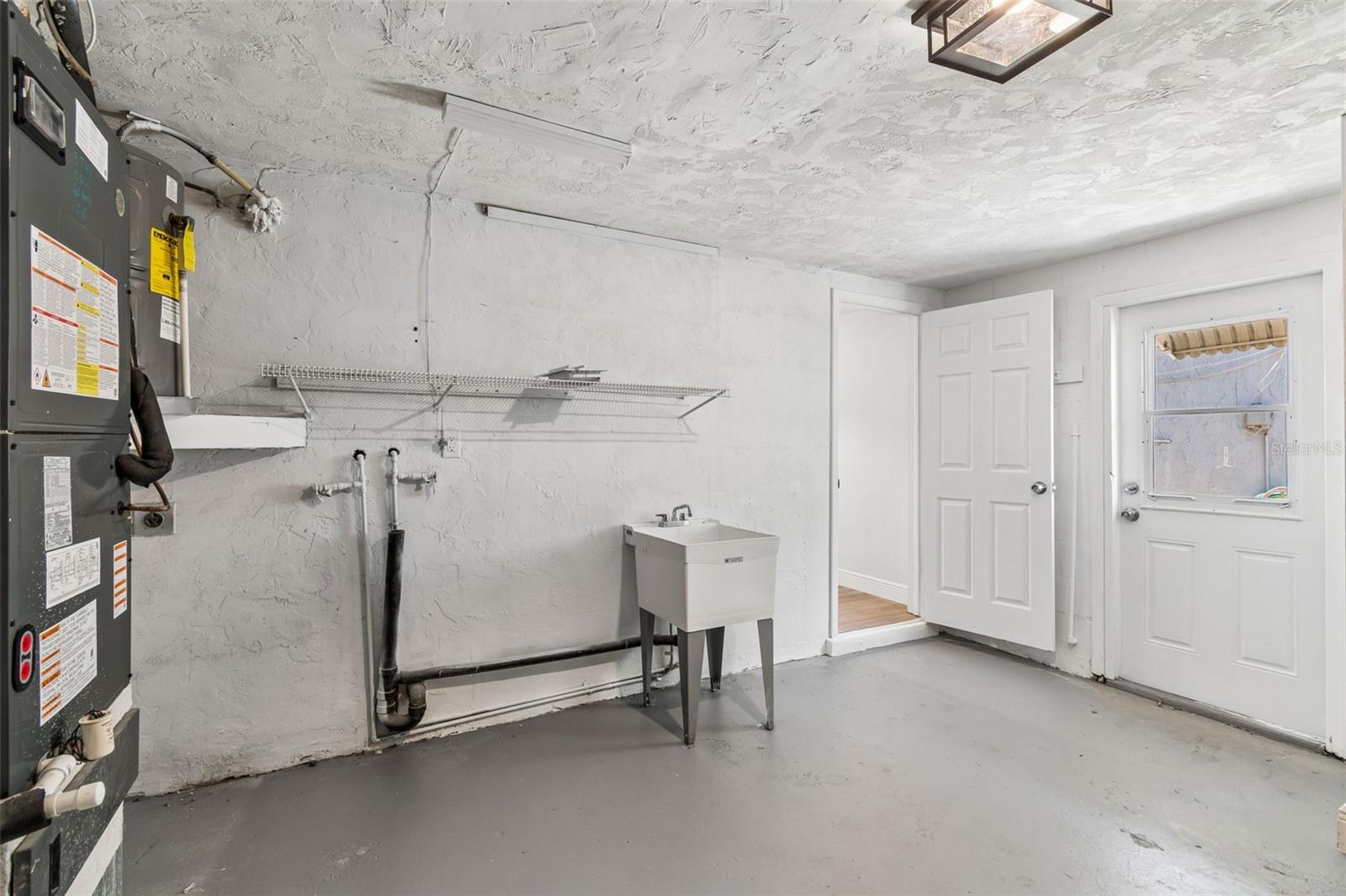 7105 OAKSHIRE DR — photo 19