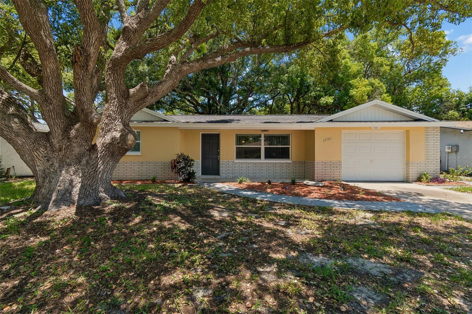 7105 OAKSHIRE DR — photo 54