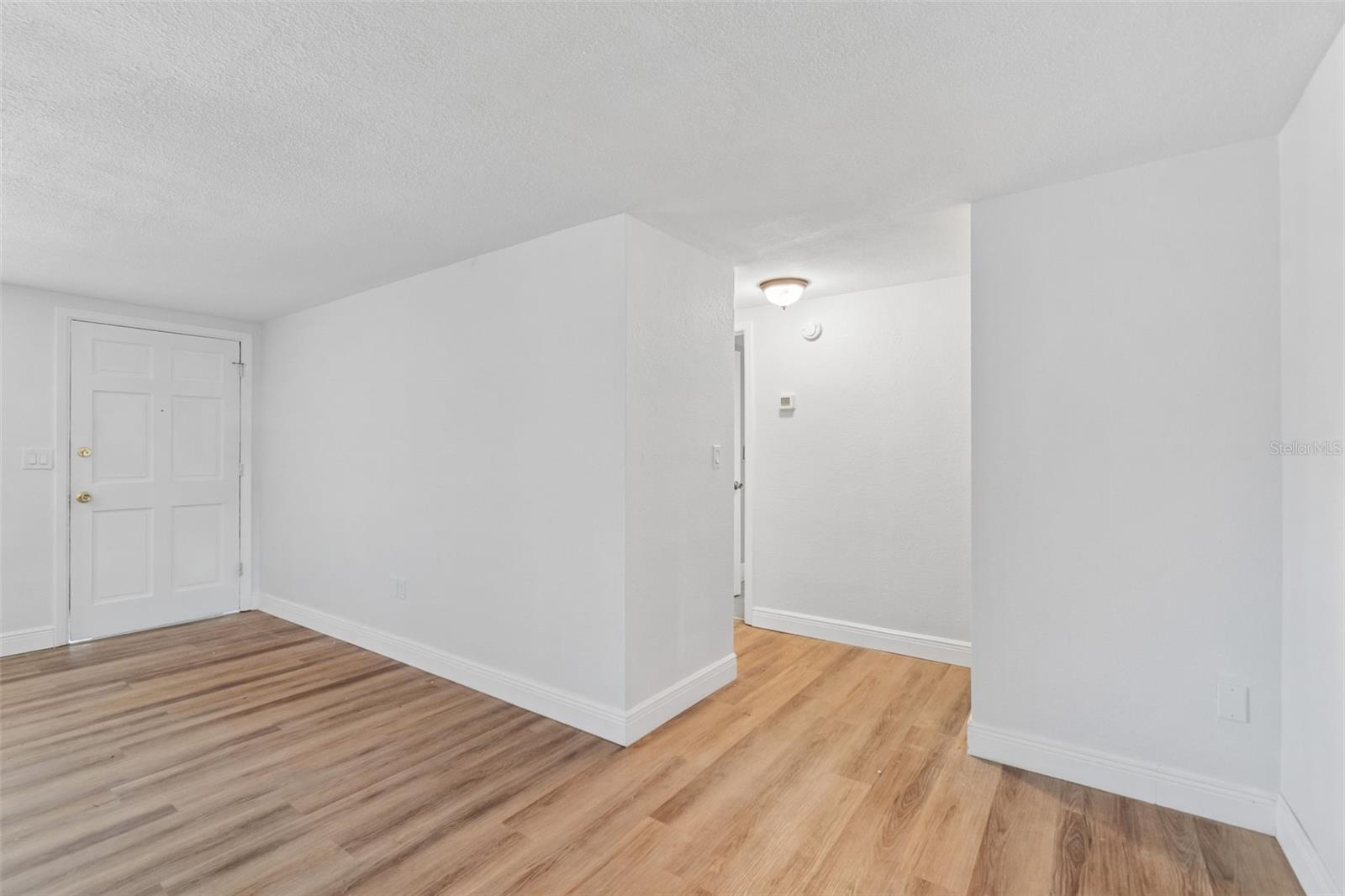 7105 OAKSHIRE DR — photo 20