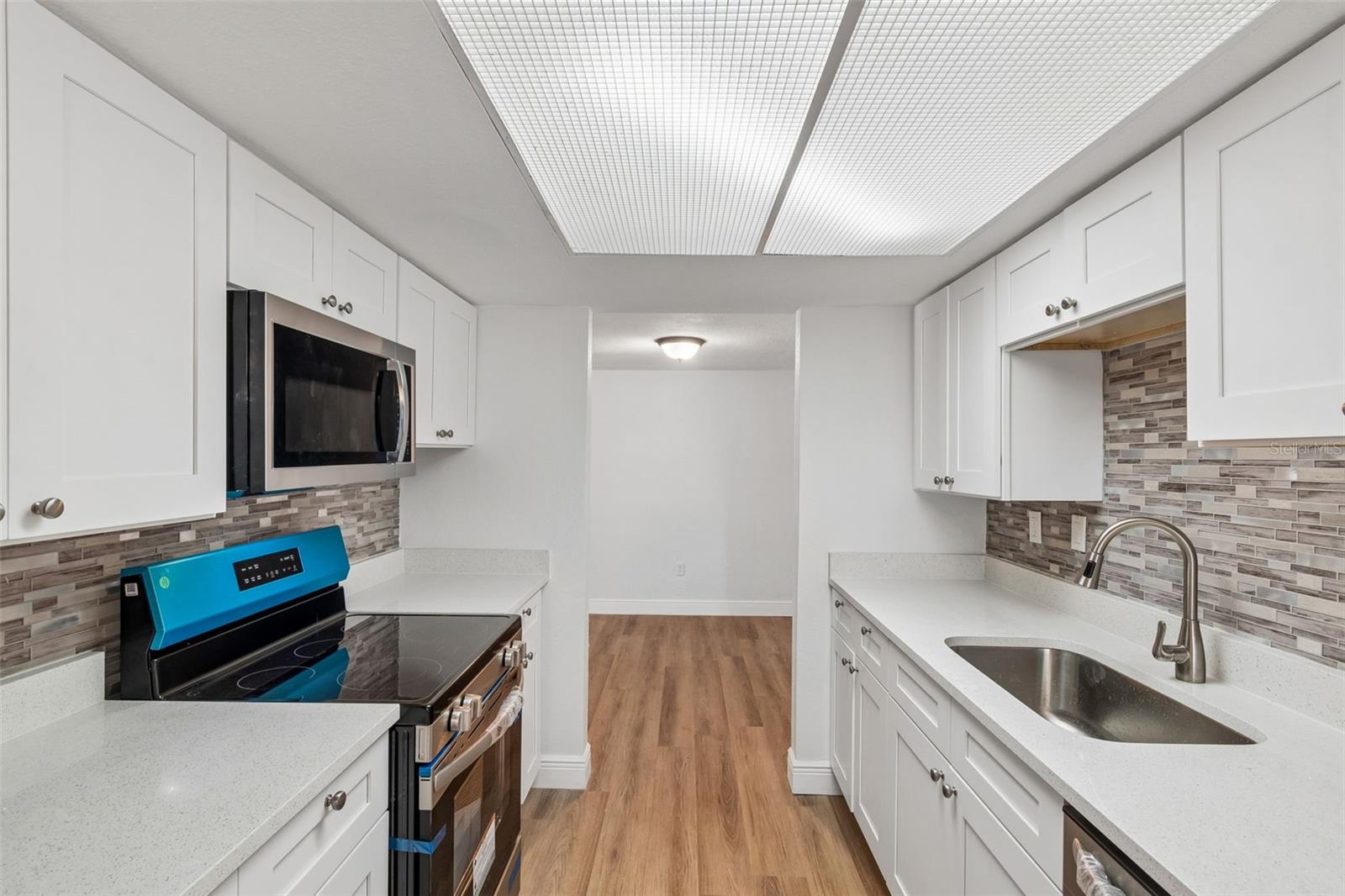 7105 OAKSHIRE DR — photo 14