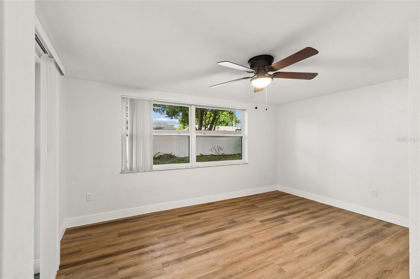 7105 OAKSHIRE DR — photo 35