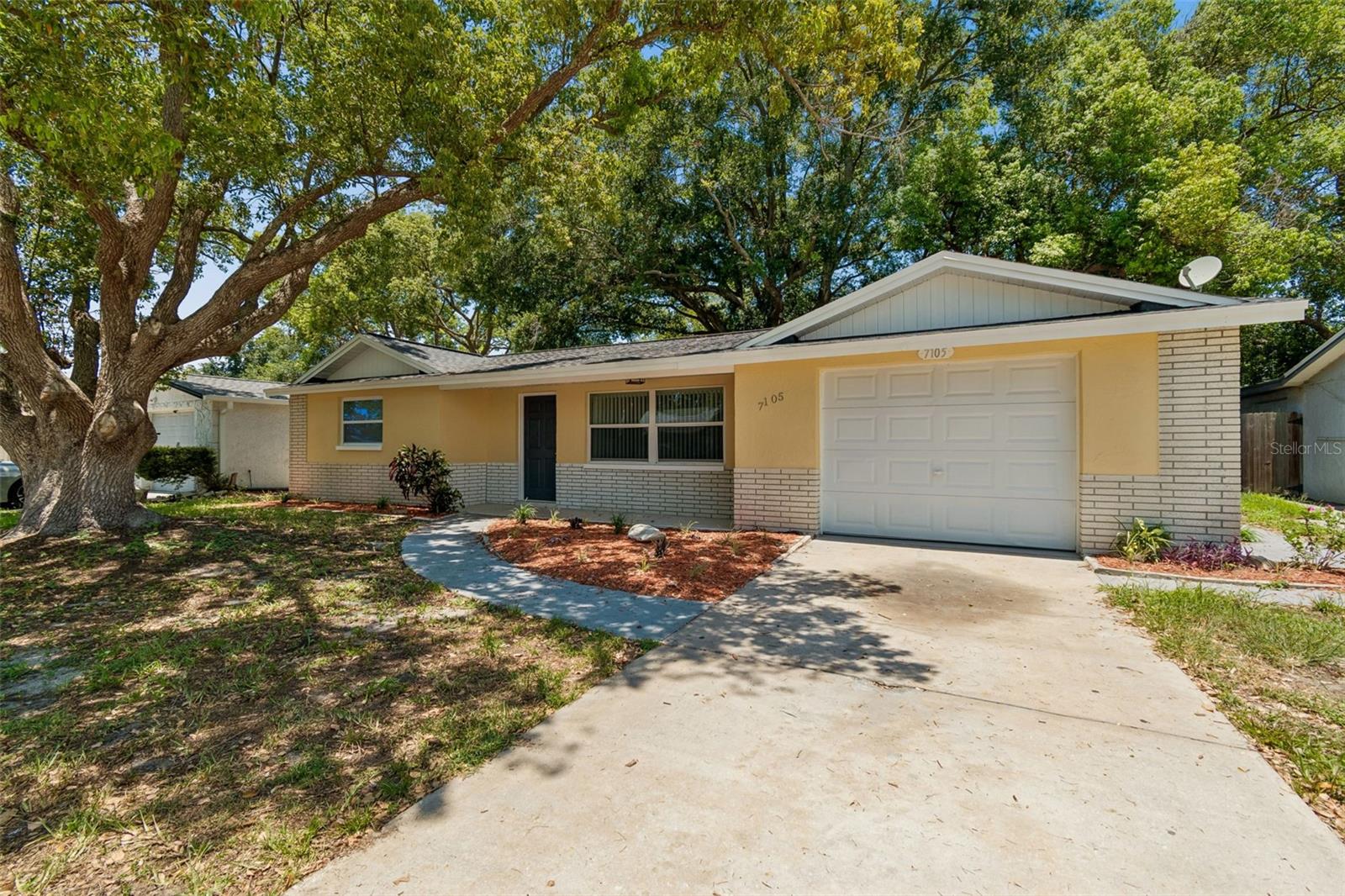 7105 OAKSHIRE DR — photo 55