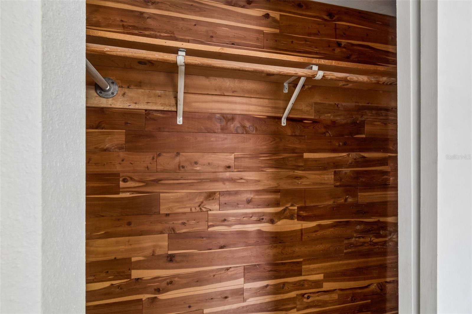 7105 OAKSHIRE DR — photo 29