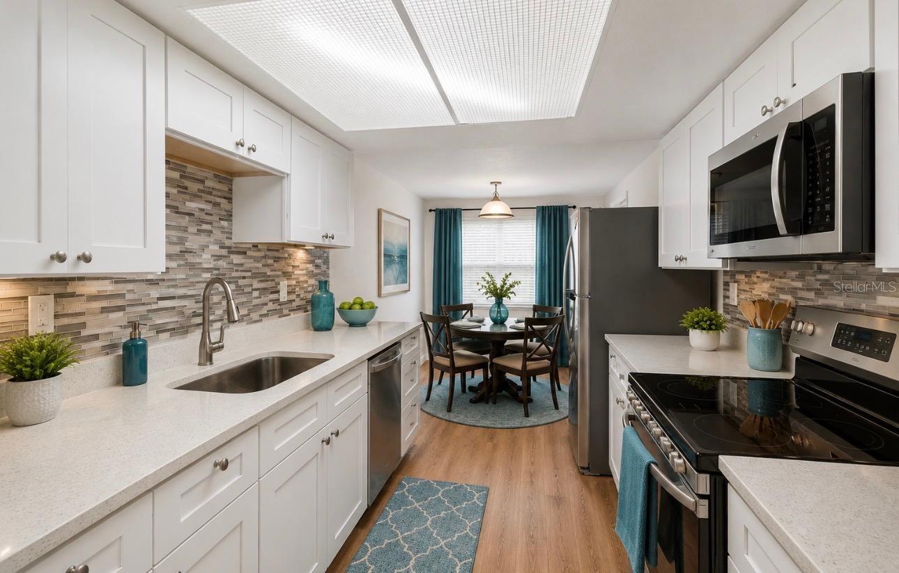 7105 OAKSHIRE DR — photo 12