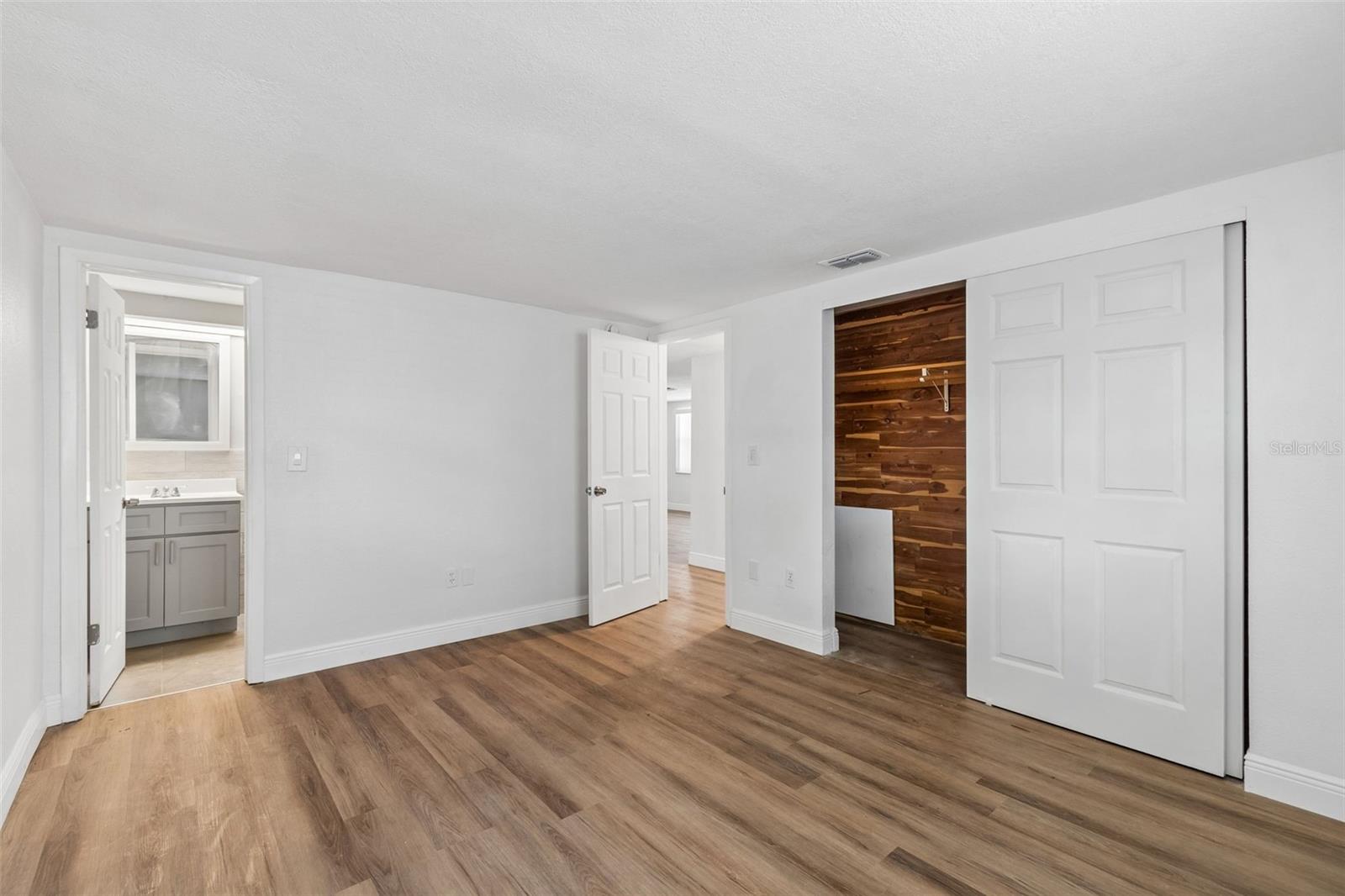 7105 OAKSHIRE DR — photo 30