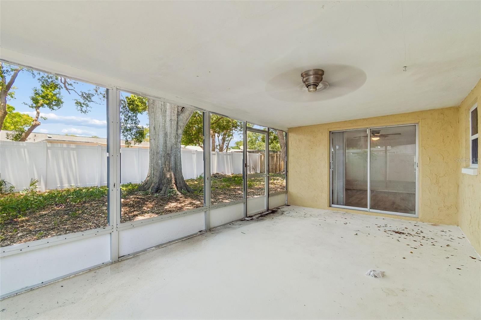 7105 OAKSHIRE DR — photo 43