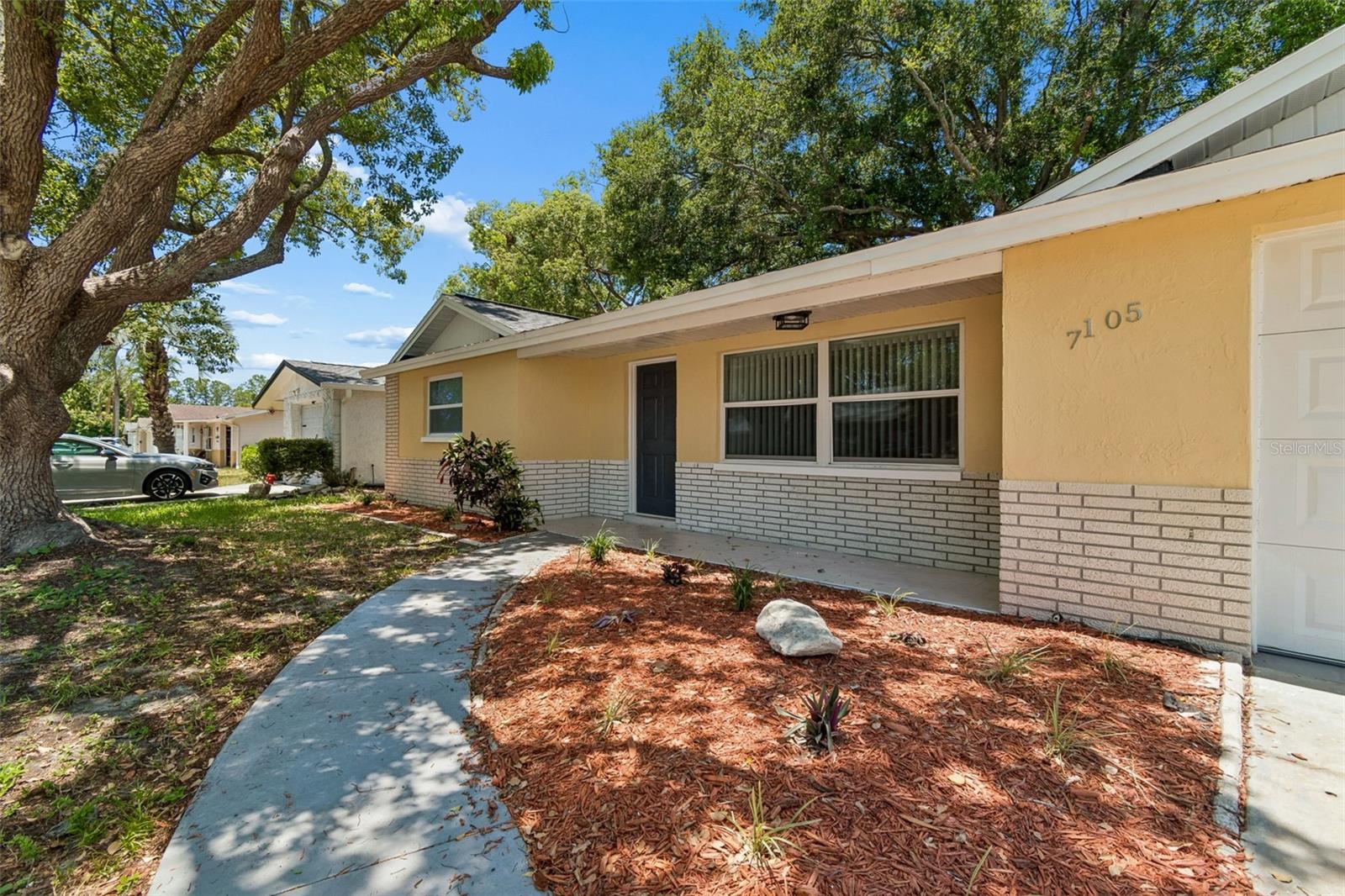 7105 OAKSHIRE DR — photo 52