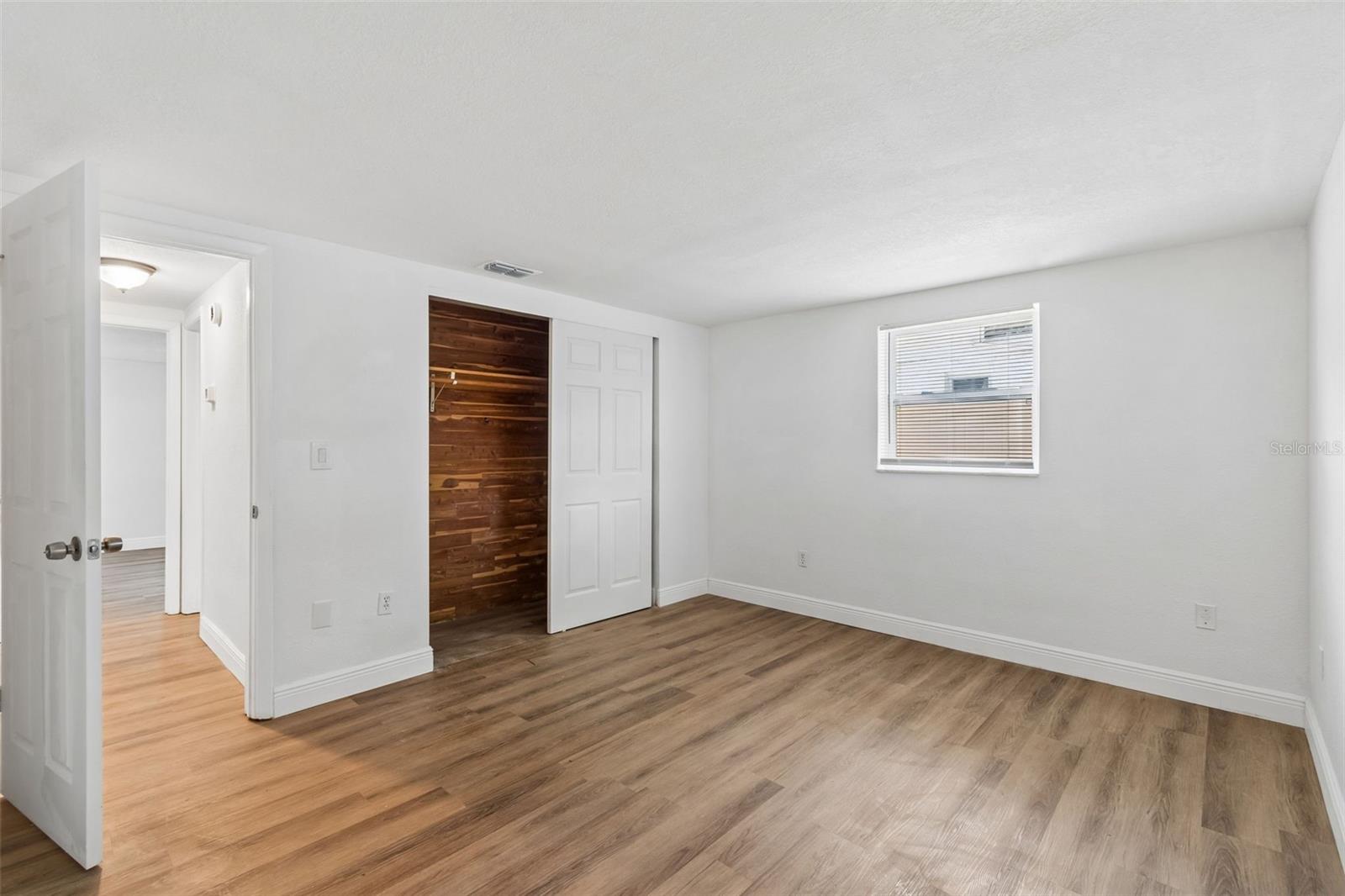 7105 OAKSHIRE DR — photo 32